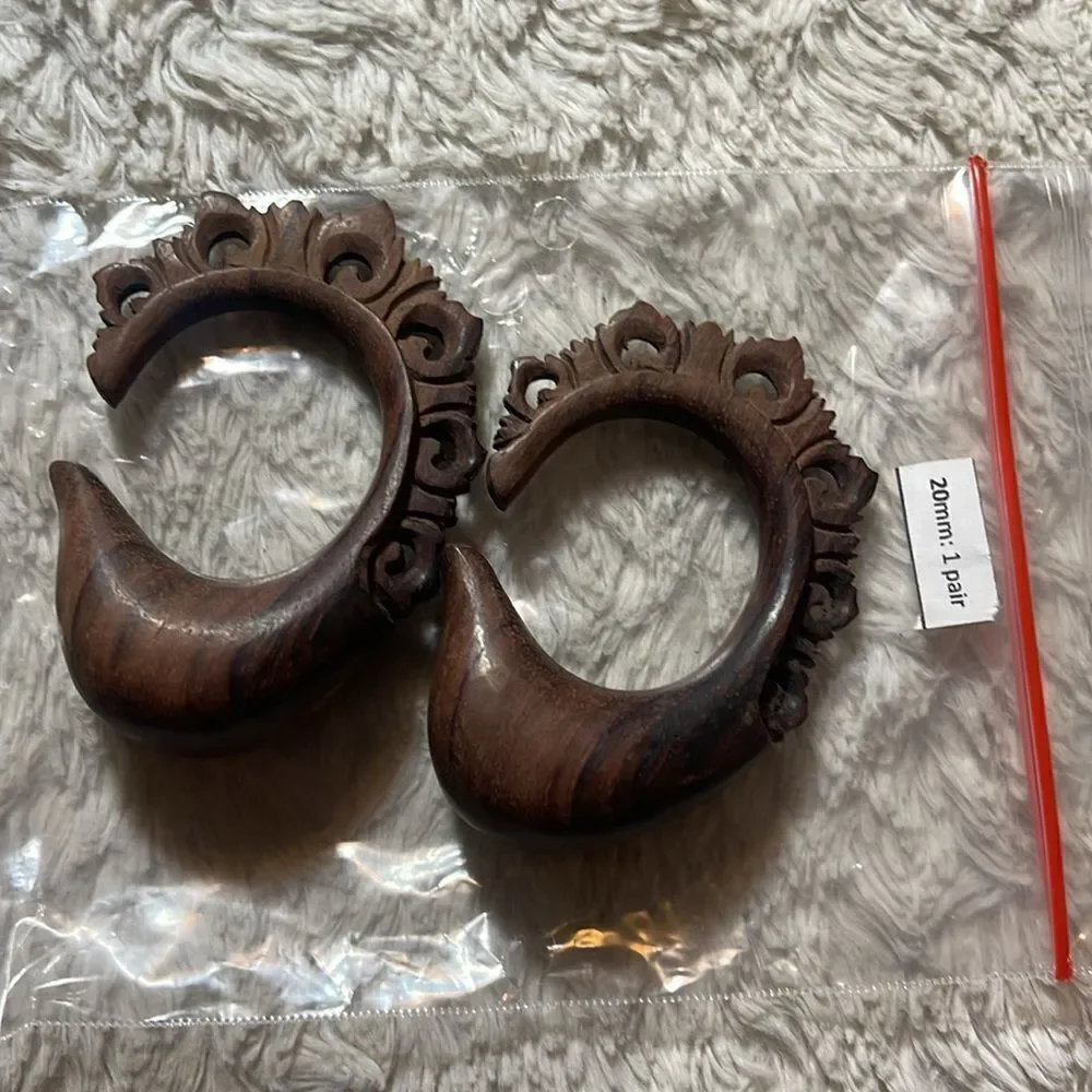 Sono Wood hangers gauge is multiple sizes availabl NEW